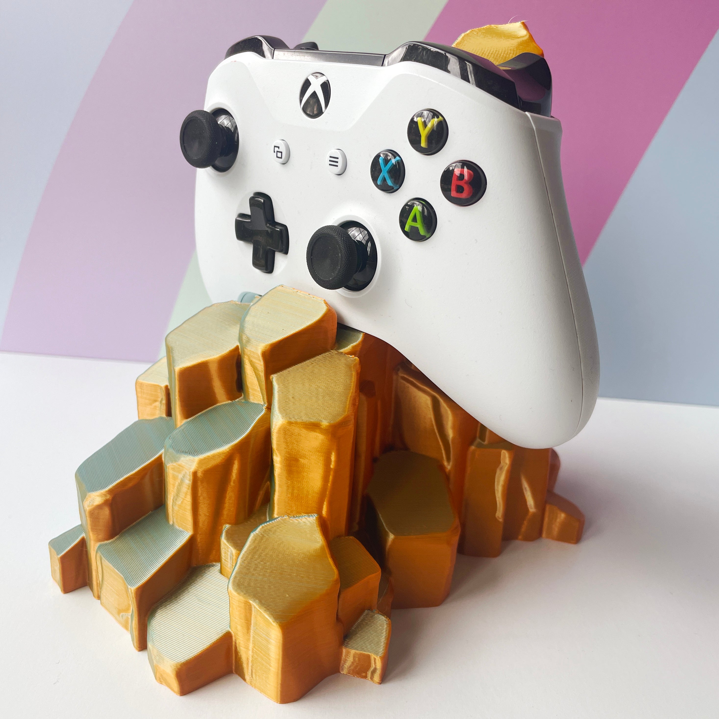 Quartz Stand for Xbox and Playstation Controllers