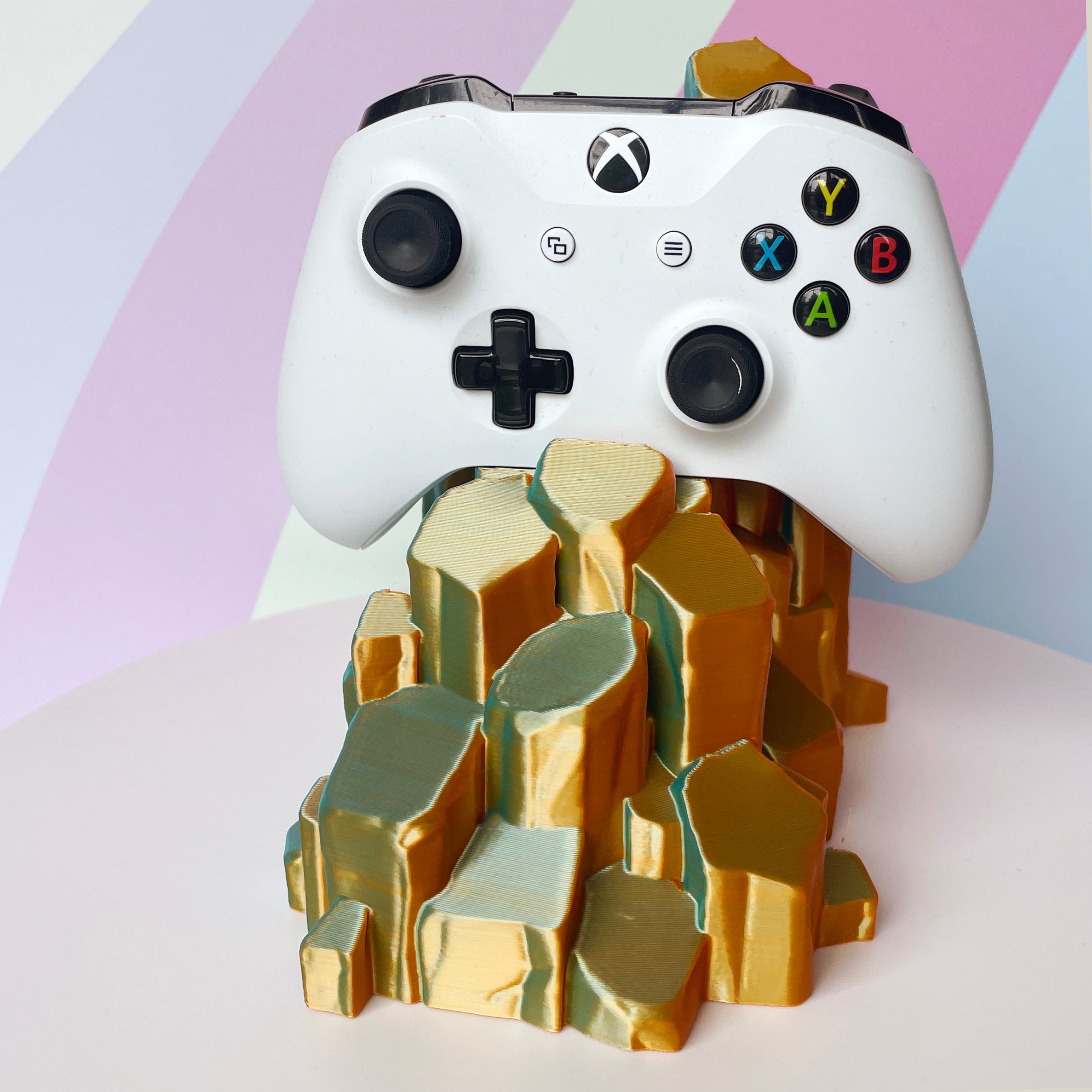 Quartz Stand for Xbox and Playstation Controllers